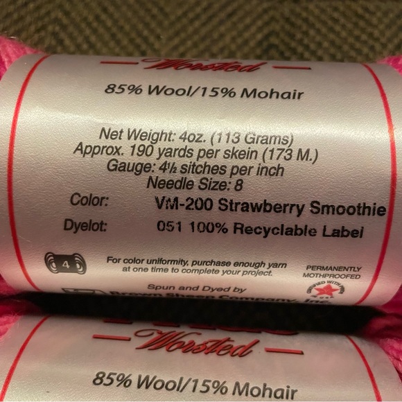 NWT Lambs Pride Worsted Wool / Mohair Yarn, 4 Skeins, Strawberry Smoothie - Picture 3 of 4